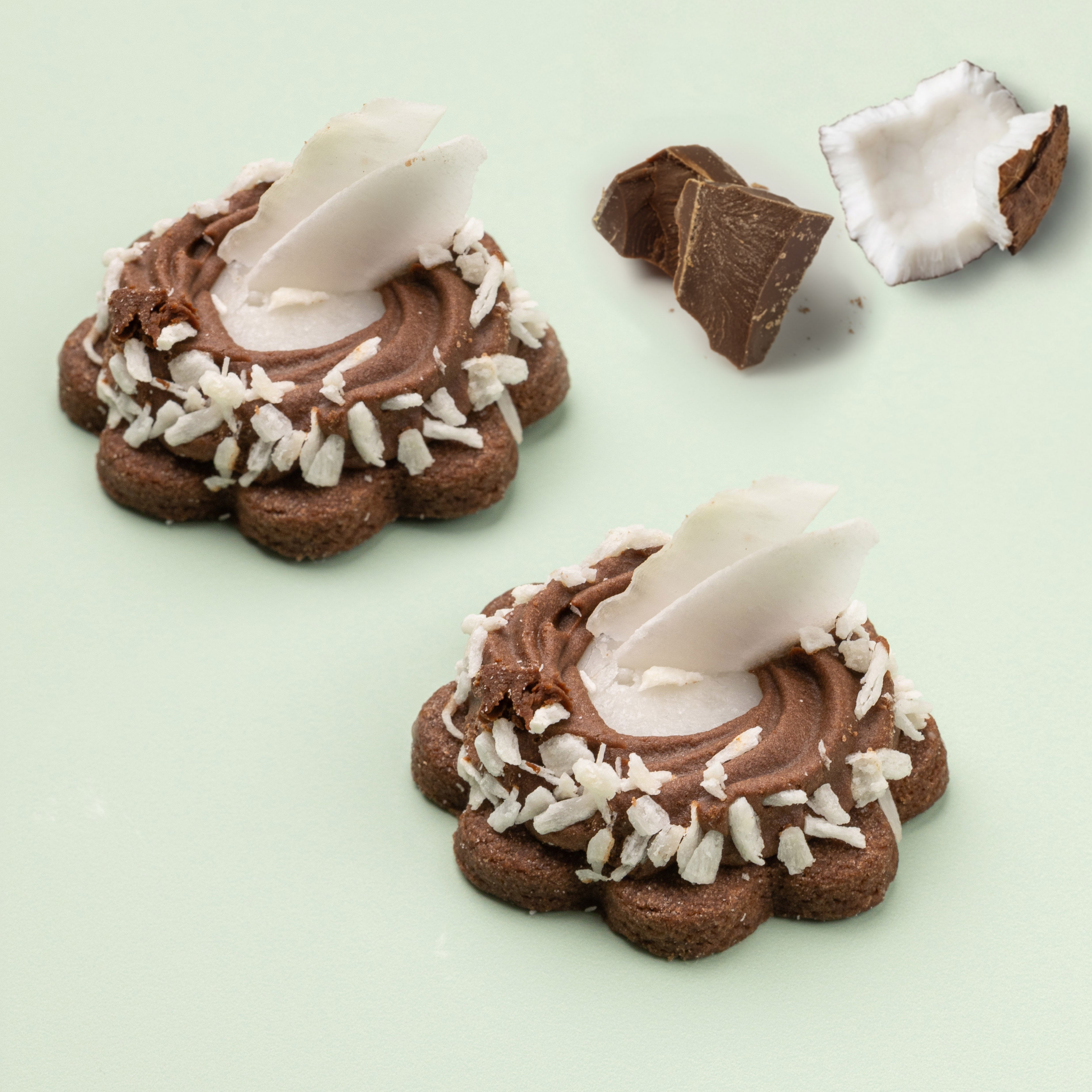 "COCO", Vegane Schoko-Coco-Türmchen, tropische Eleganz in drei Schichten