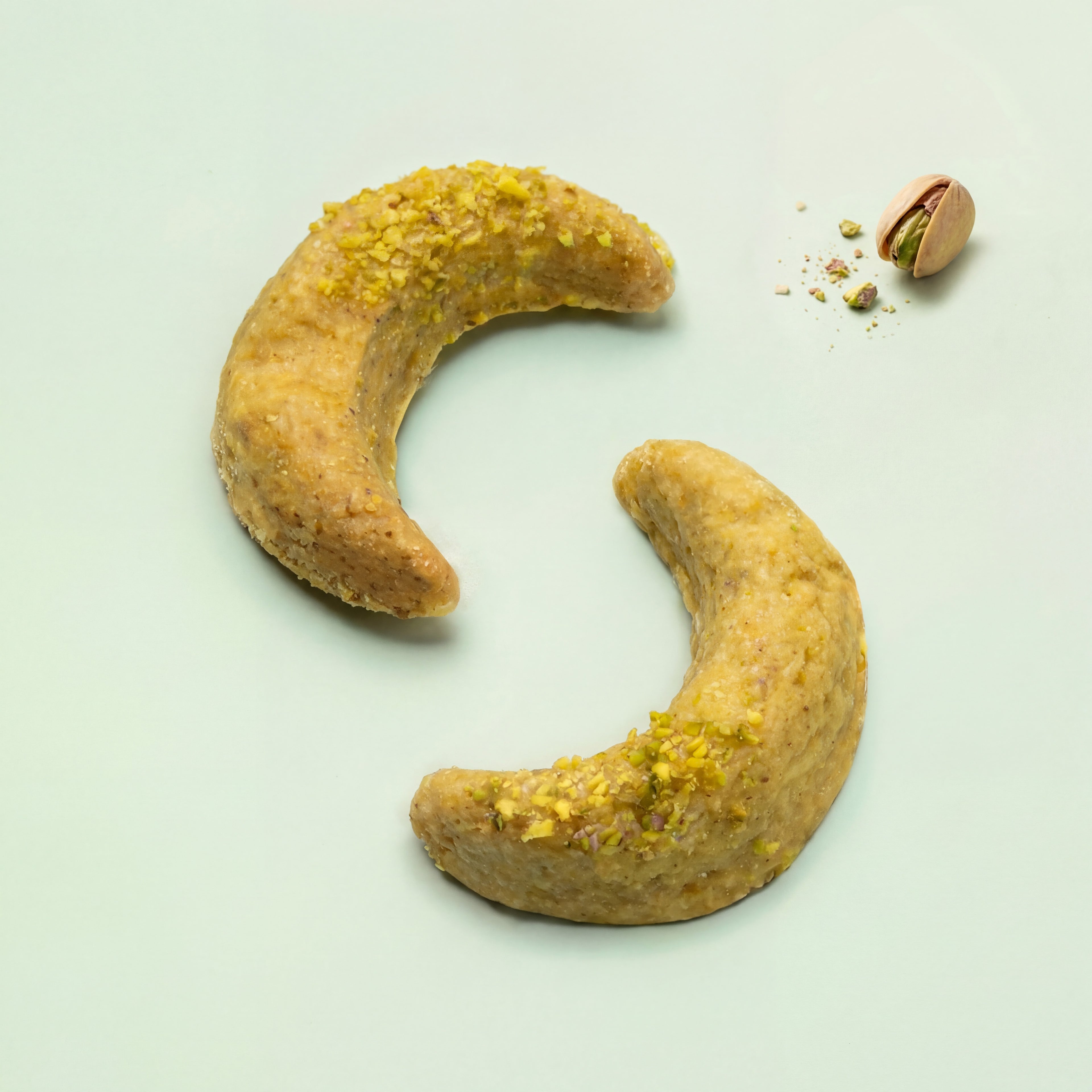 "LILLI", Vegane Pistazienkipferl, feine Nuss-Eleganz