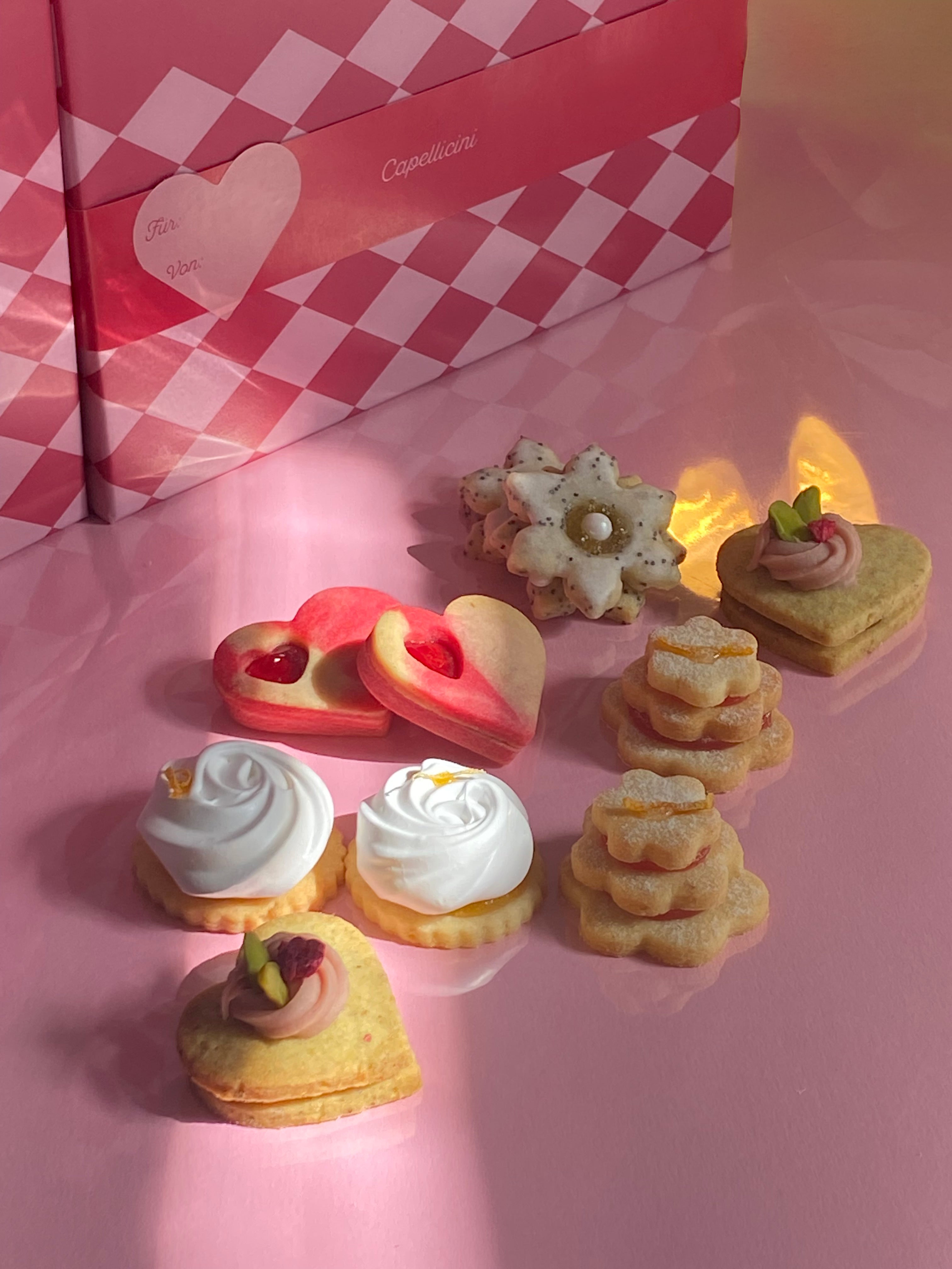Verschiedene süße Capellicini aus den Geschenkboxen. 